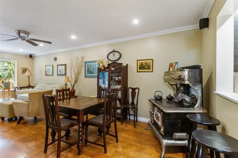111 6860 RUMBLE STREET - photo 2 of 24