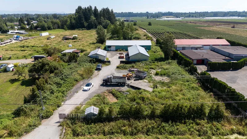 3890 176 STREET - photo 1 of 1