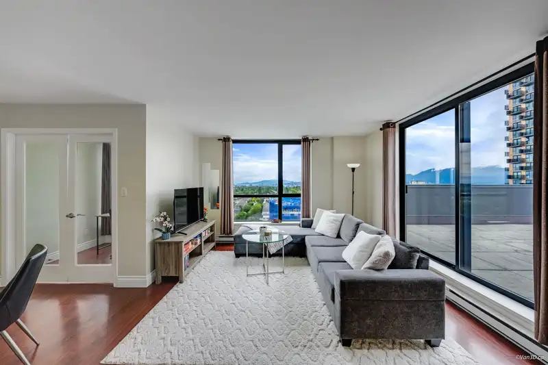 1702 3438 VANNESS AVENUE - photo 1 of 30