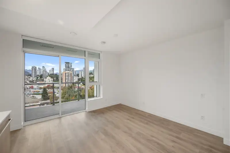 1710 318 ALDERSON AVENUE - photo 2 of 40