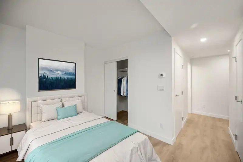 1710 318 ALDERSON AVENUE - photo 3 of 40