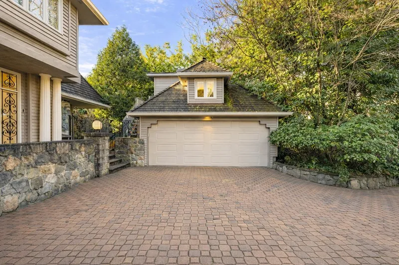 1248 TECUMSEH AVENUE - photo 4 of 25