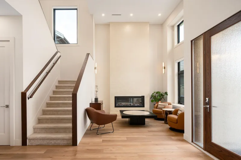 9551 RYAN CRESCENT - photo 4 of 25