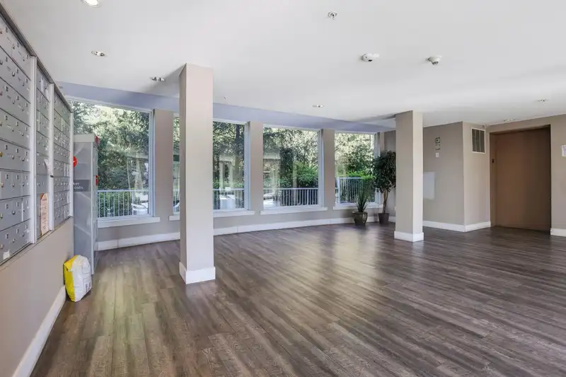 528 13277 108 AVENUE - photo 4 of 19