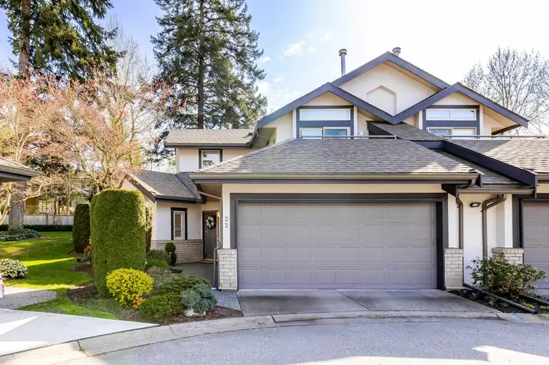22 3387 KING GEORGE BOULEVARD - photo 1 of 40