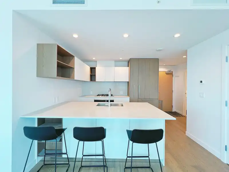 3104 6000 MCKAY AVENUE - photo 2 of 29