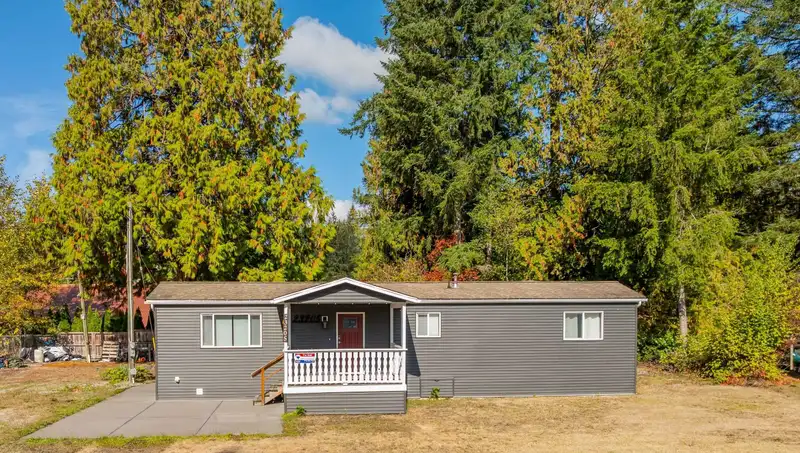 5 23205 CALVIN CRESCENT - photo 1 of 40