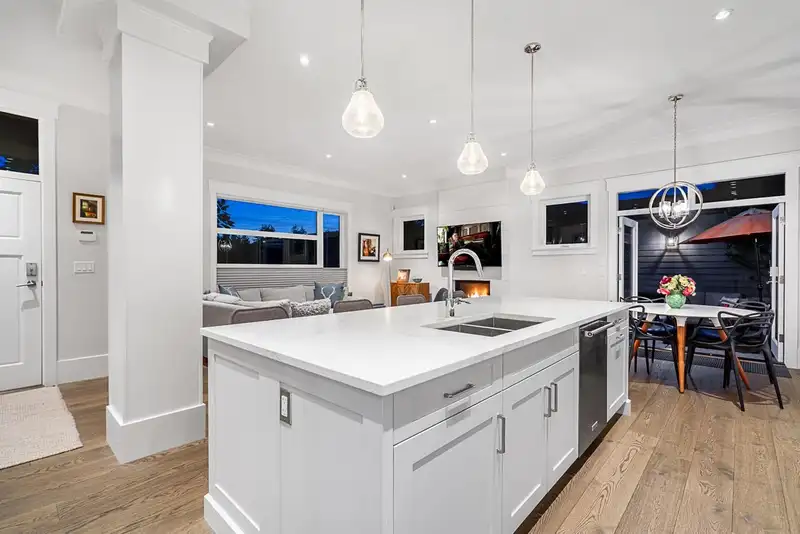 1308 FORBES AVENUE - photo 3 of 37