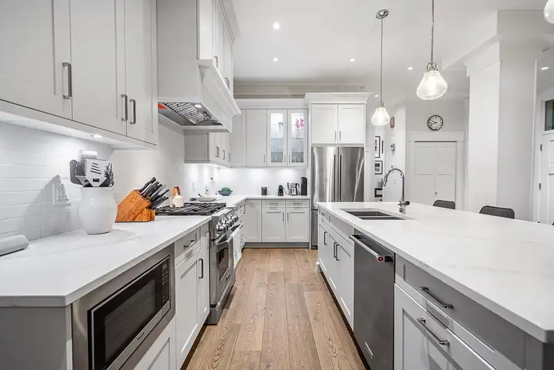 1308 FORBES AVENUE - photo 4 of 37