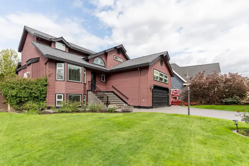 21463 126 AVENUE - photo 3 of 40