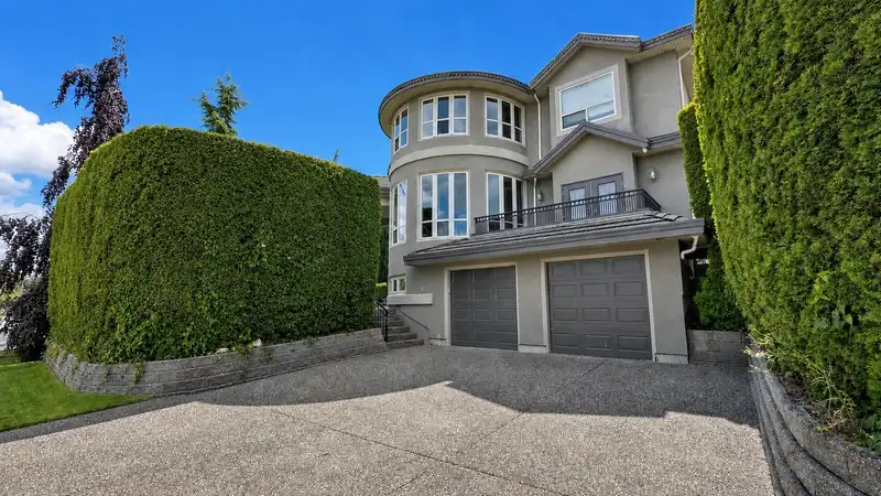 8579 171ST STREET - photo 2 of 40