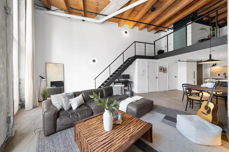 47 E CORDOVA STREET - photo 3 of 24
