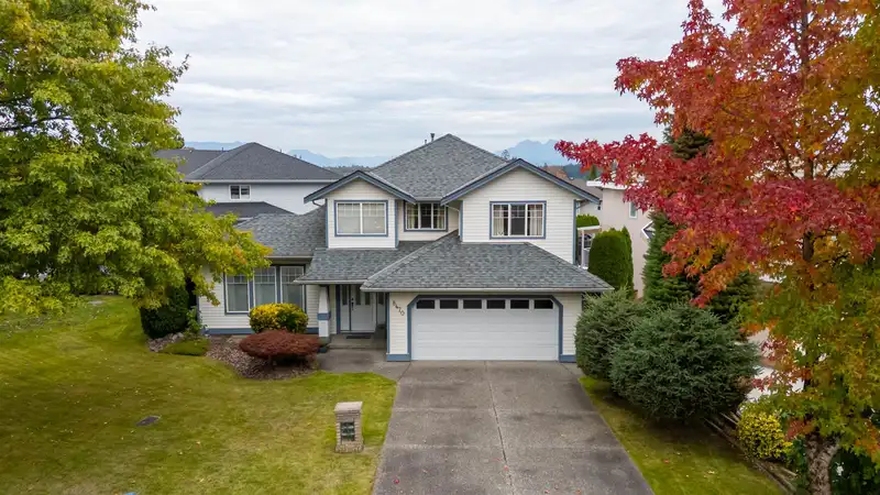 8470 166A STREET - photo 3 of 40
