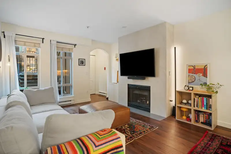 3076 W 4TH AVENUE - photo 2 of 26