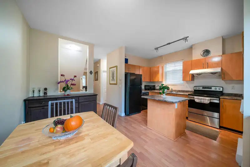 6 8726 159 STREET - photo 3 of 28