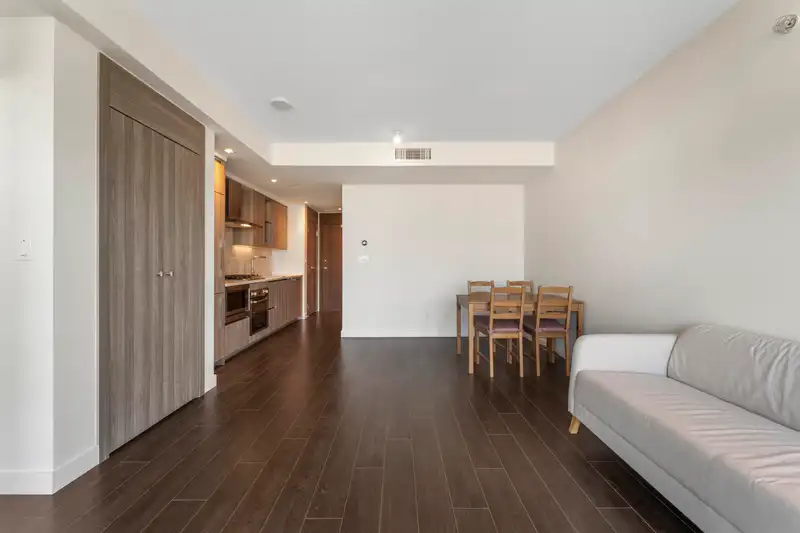 705 4720 LOUGHEED HIGHWAY - photo 4 of 28