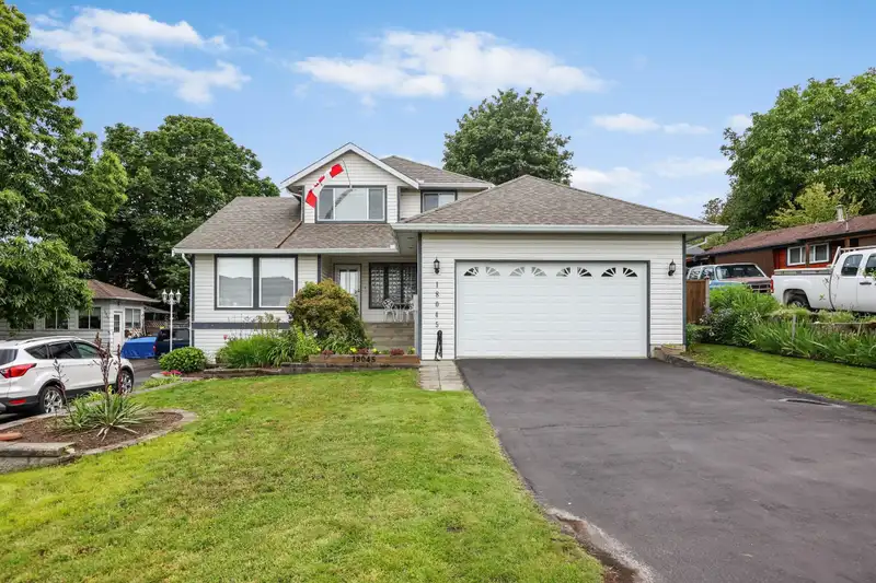 18045 57A AVENUE - photo 2 of 38
