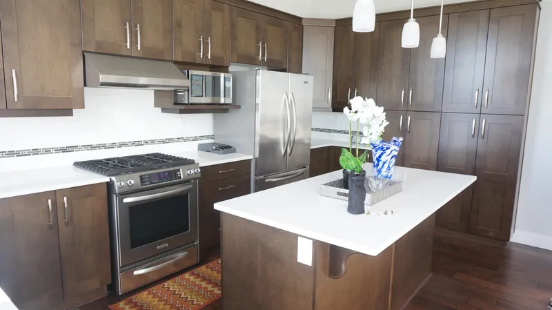 16988 77A AVENUE - photo 2 of 11