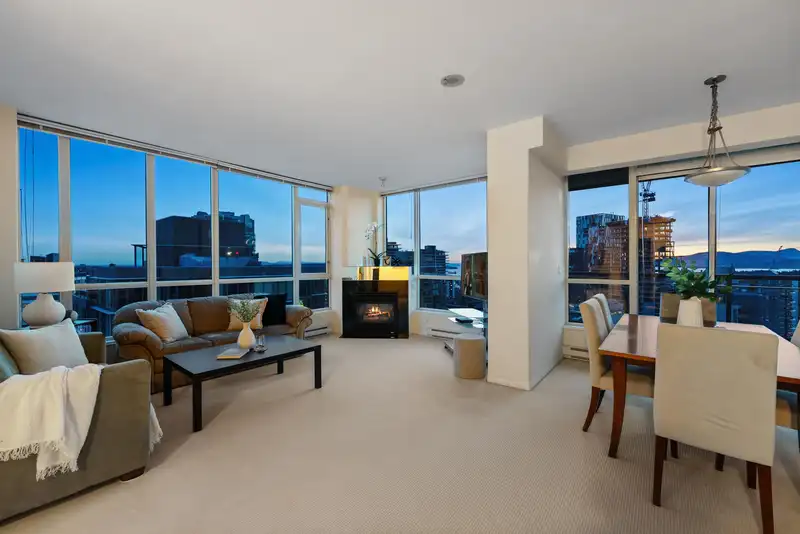 3601 1328 W PENDER STREET - photo 1 of 40