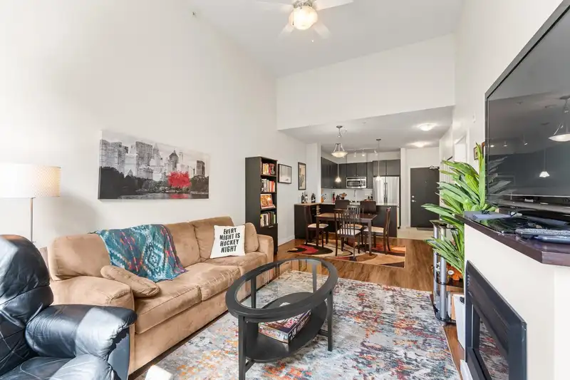 402 245 ROSS DRIVE - photo 4 of 30