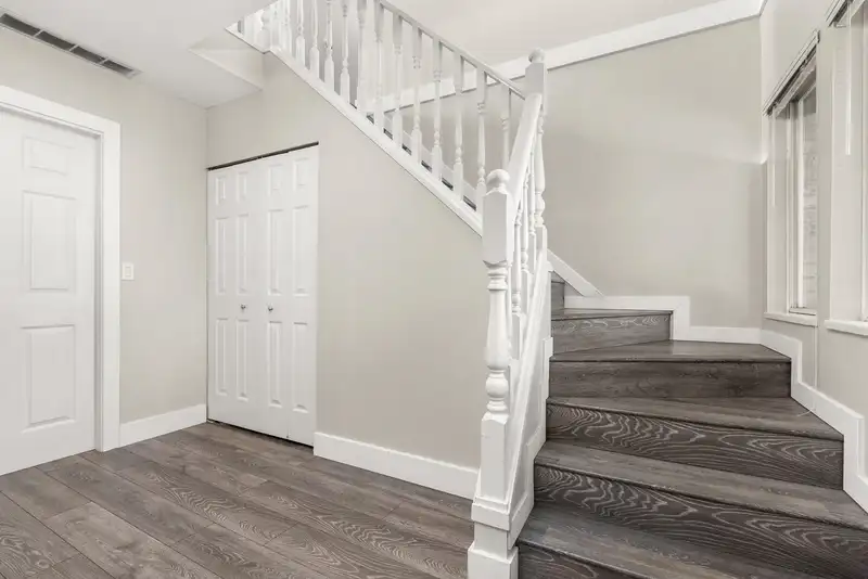 15364 85A AVENUE - photo 2 of 40