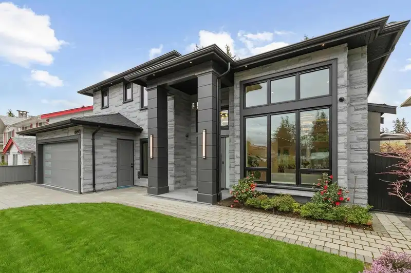 6699 AZURE ROAD - photo 1 of 33