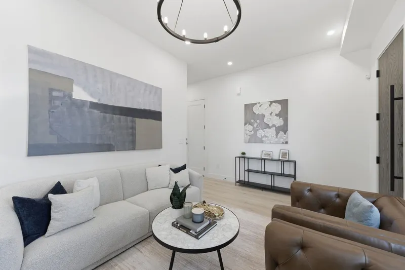 8186 117 STREET - photo 3 of 25