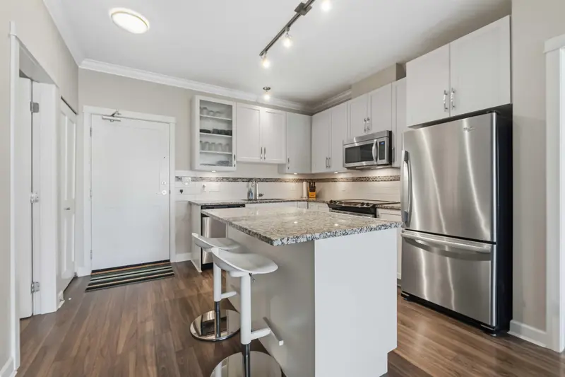 216 20861 83 AVENUE - photo 3 of 25