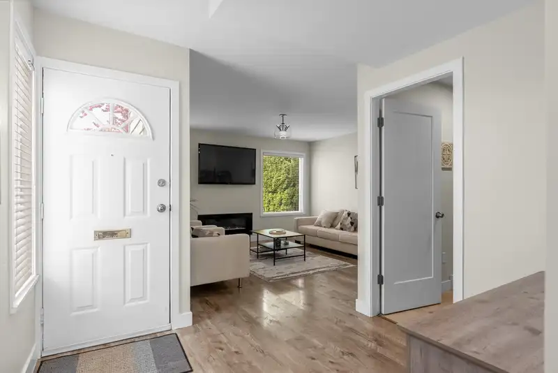 11764 YOSHIDA COURT - photo 2 of 32