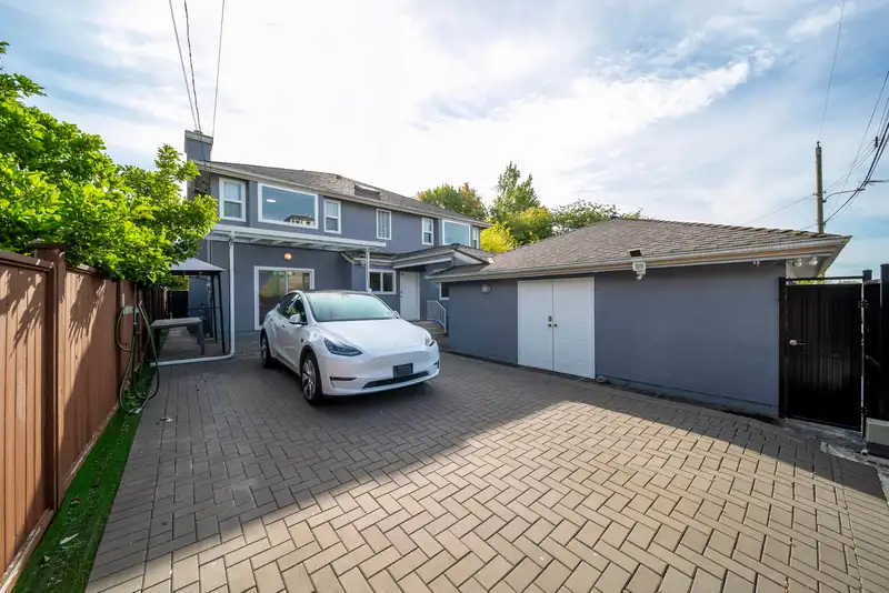 5483 COLUMBIA STREET - photo 4 of 40
