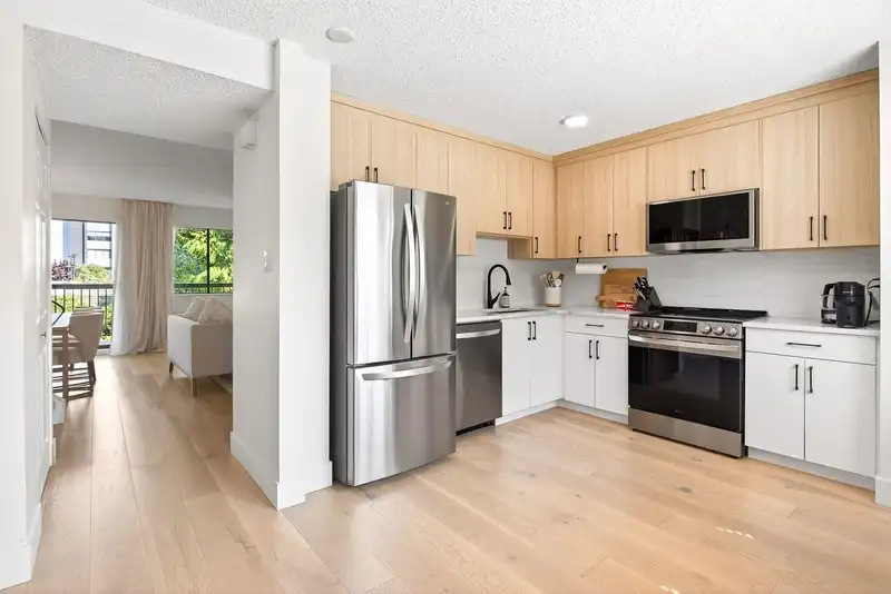 7301 CAPISTRANO DRIVE - photo 2 of 34
