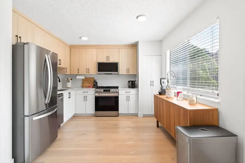 7301 CAPISTRANO DRIVE - photo 3 of 34