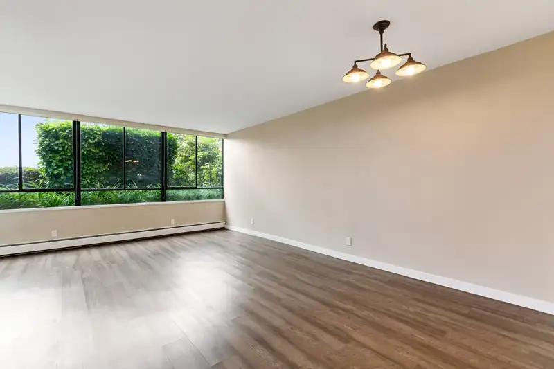 109 460 WESTVIEW STREET - photo 3 of 18