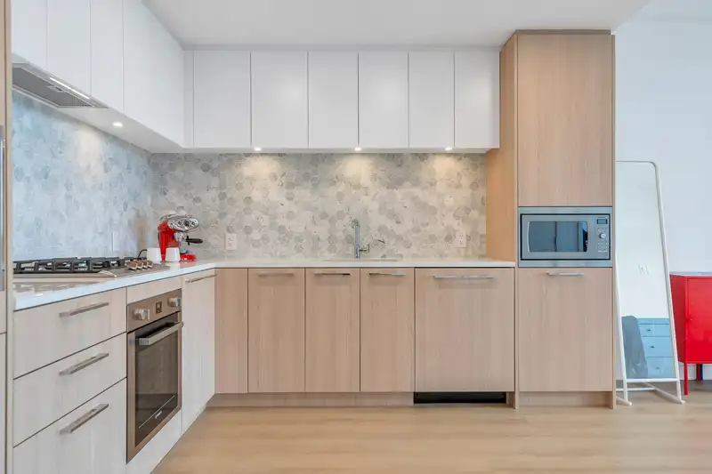 1705 2425 ALPHA AVENUE - photo 3 of 17