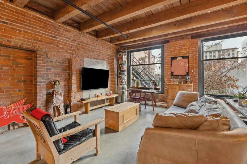 314 55 E CORDOVA STREET - photo 1 of 25