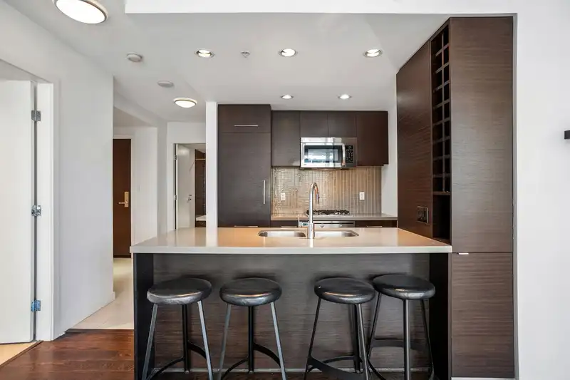 610 833 HOMER STREET - photo 3 of 18