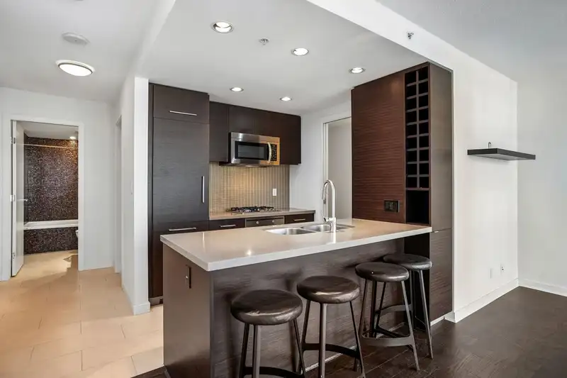 610 833 HOMER STREET - photo 4 of 18