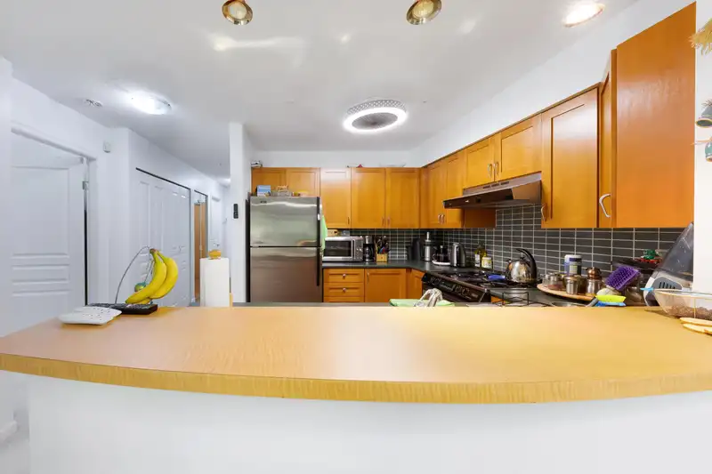209 2161 W 12TH AVENUE - photo 3 of 26