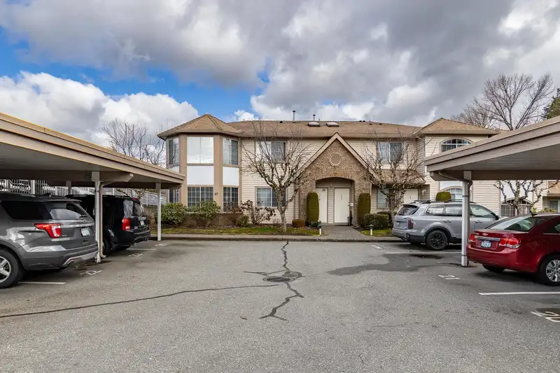 27 3110 TRAFALGAR STREET - photo 2 of 40