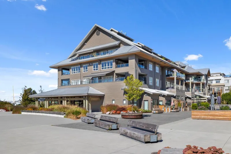 135 6160 LONDON ROAD - photo 1 of 25