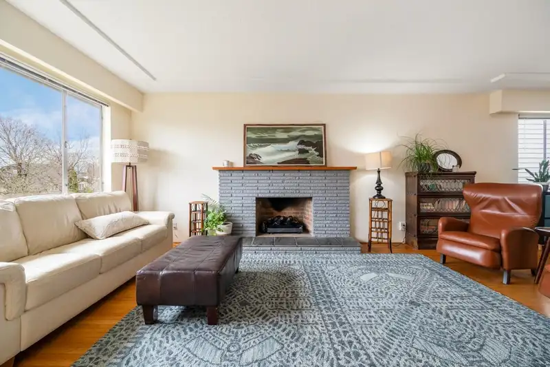 3050 E 21ST AVENUE - photo 4 of 30