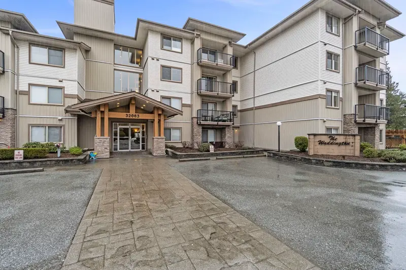 202 32063 MT WADDINGTON AVENUE - photo 2 of 19