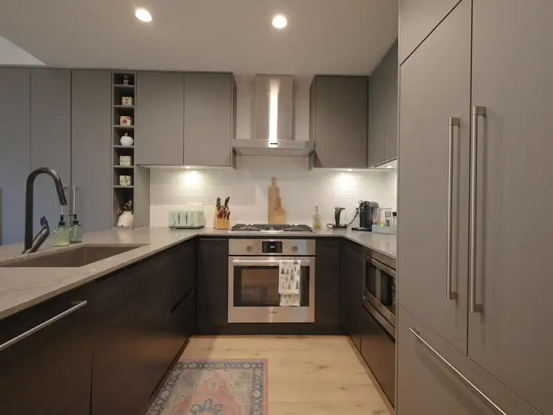 224 3131 MURRAY STREET - photo 2 of 28
