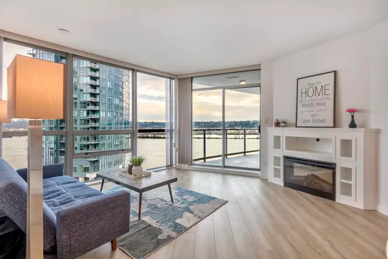 1208 14 BEGBIE STREET - photo 1 of 27