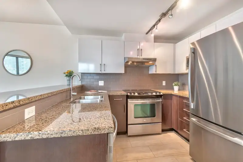 1208 14 BEGBIE STREET - photo 3 of 27