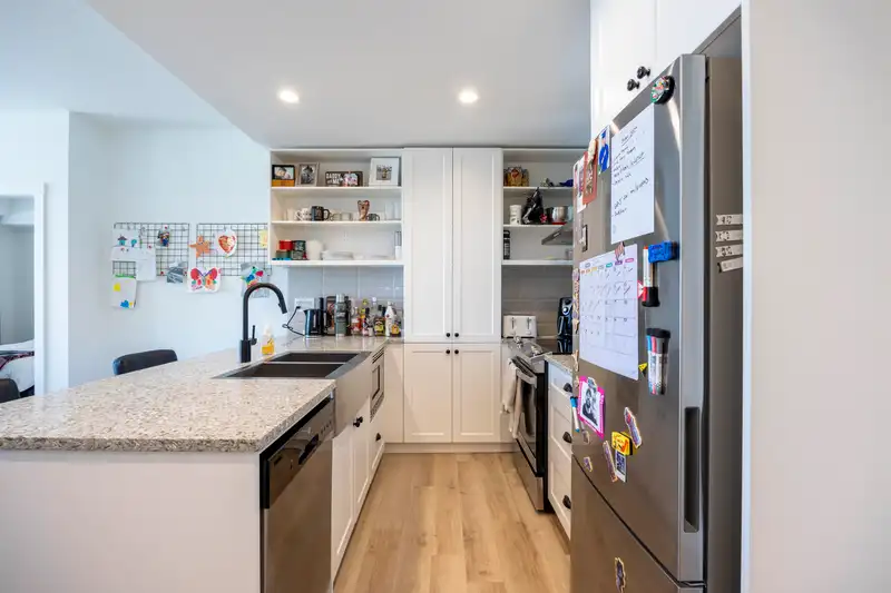 A203 20487 65 AVENUE - photo 2 of 13