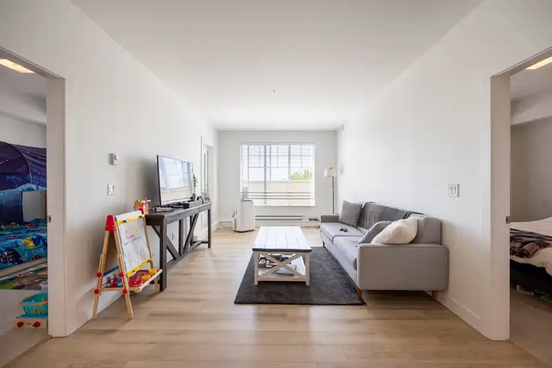 A203 20487 65 AVENUE - photo 4 of 13