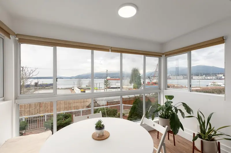 207 2211 WALL STREET - photo 4 of 25