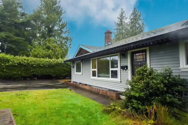 19735 48 AVENUE - photo 4 of 40