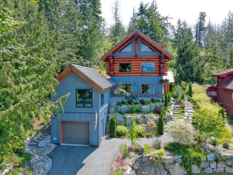 5895 SKOOKUMCHUK ROAD - photo 1 of 39
